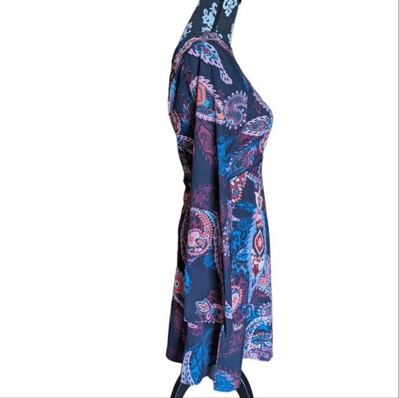 🆕 California Moon Rise Dress with Bell Sleeves & Zipper Back - Picture 2 of 9